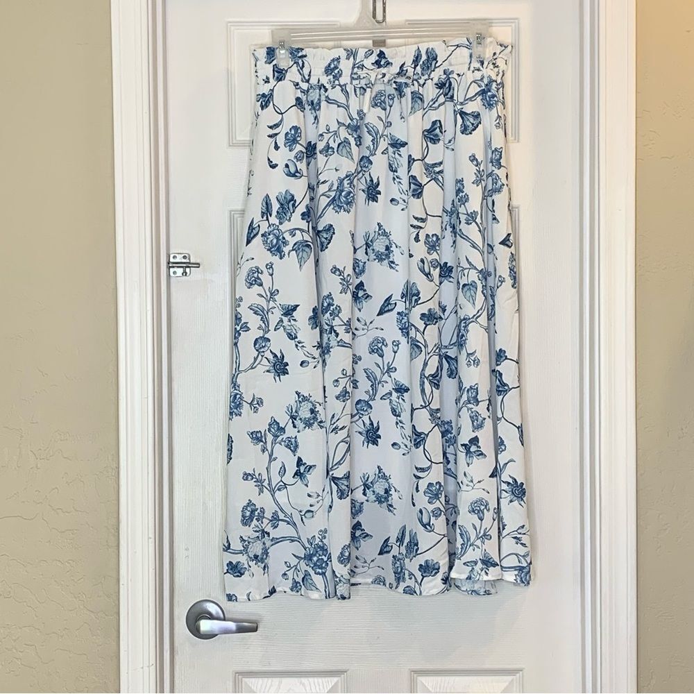 Scarlet Darkness Floral Maxi Skirt Size 2XL - Picture 9 of 10